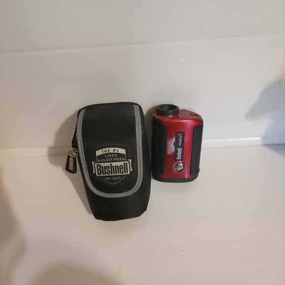 BUSHNELL TOUR V2 RANGEFINDER With  carrying case - Picture 1 of 8